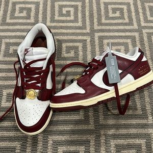 Women’s Nike Dunks